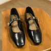 Sapatos Mary Jane Versáteis de Couro com Bico Quadrado e Salto Médio 2026 Novo Estilo de Outono com Salto Bloco, Tira de Velcro e Abertura Baixa para Mulheres