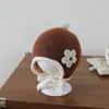 Chapéu de Bebê Estilo Japonês Coreano Super Fofo Chapéu de Lã Outono Inverno Flor Pequena Pompom Cobertura de Orelha Chapéu para Meninos Meninas Chapéu de Tricô
