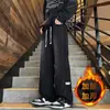 Calça jeans masculina retro americana 2026 outono e inverno com forro de fleece lavado, espessada, com listra lateral, para estudantes