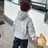 Ropa de Otoño e Invierno para Niños Traje de Tormenta Chaqueta Nuevo Estilo 2026 Parka Guapa Estilo Coreano para Niños Temporada de Otoño e Invierno Cortavientos con Forro de Terciopelo