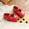 Sapatos de Couro para Meninas 2026 com Solas Macias, Biqueiras Arredondadas, Estilo Coreano, Primavera e Outono, Antiderrapantes, Versáteis Sapatos de Princesa, Novo Modelo Sapatos Mary Jane para Meninas