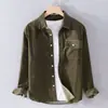 Nuevo top de pana para hombre de otoño, chaqueta casual de estilo japonés de corte holgado, prenda exterior, camisa a rayas de manga larga, moderna