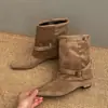 Botas Femininas de Salto Grosso Meritage Vintage Petite Outono 2026 Novo Estilo Aumenta Altura com Saias Botas Curtas Emagrecedoras