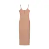 Vestido Suspensório Feminino Doce e Picante Estilo Coreano, Feminino e Valorizador, Perfeito para Encontros, Puro e Sedutor, Ajustado ao Corpo, Que Marca o Quadril, Longo com Fenda