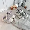Nuevos zapatos transpirables de primavera para niños, zapatillas deportivas para correr para niños, populares zapatos de papá para niños, zapatos de suela blanda para niños mayores