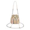 Bolsa pequena e requintada de trabalho Bolsa pequena Bolsa transversal para meninas 2025 Novo design de nicho Bolsa transversal estilo Chanel