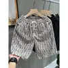 Shorts masculinos da moda estilo Chanel para o verão, de corte solto, comprimento de cinco pontos, adequados para praia, casuais, modernos, calças versáteis, calças esportivas