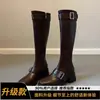 Hebilla de cinturón nuevo modelo 2026, botas largas, pierna ajustada, circunferencia de caña pequeña, nuevas botas de jinete para mujer, botas de tacón grueso hasta la rodilla