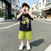 Traje de Verano de Manga Corta para Niños 2026 Nuevo Estilo Conjunto Casual Delgado Elegante de Dos Piezas Ropa para Niños Pequeños Venta al por Mayor