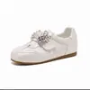 Zapatillas Blancas de Moda con Pedrería para Mujer, Nuevas de Otoño 2026 Zapatos Casuales para Exteriores, Ligeros Cómodos Versátiles de Punta Redonda Zapatos de Entrenamiento Alemanes