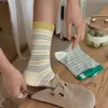 Meias de algodão listradas para mulheres, na altura da panturrilha, meias estilo coreano outono e inverno com etiqueta de gato de desenho animado, meias empilhadas estilo japonês