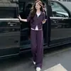 Conjunto esportivo casual super estiloso para o Outono/Inverno 2026, moderno, que rejuvenesce, com jaqueta moletom e calça pantalona, um conjunto completo para mulheres