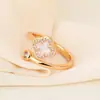 Anillo de Trébol Seiko Blanco Nácar Tendencia de Tiktok para Mujer, Anillo de Temperamento de Lujo Ligero, Anillo Abierto Versátil de Moda