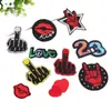 Parches Bordados para Computadora al por Mayor 23 Insignias Pegatinas de Tela Bordadas Números Letras Dedo Medio Seis Parches Bordados Decoración de Ropa de Marca de Moda