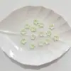 Flores Pequeñas Bicolor con Borde Dorado y Plateado y Brillo Metálico, Brillan en la Oscuridad, Materiales Hechos a Mano para DIY, Pasador de Pelo, Accesorio para el Cabello, Accesorios para Ramilletes