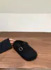 Chinelos Birkenstock de Algodão com Biqueira e Sola Grossa para Mulheres 2025 Outono e Inverno Novos Aumentadores de Altura Chinelos de Pelo Quentes com Forro de Lã de Uma Perna