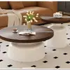 Mesa de centro redonda para sala de estar, adecuada para apartamentos pequeños, con un toque de alta gama, hecha de imitación de madera maciza y acero al carbono, juego de mesas de centro para apartamentos y casas de huéspedes