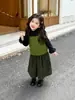 Conjunto de Tres Piezas para Niña: Chaleco de Punto, Camiseta Básica, Pantalones de Pierna Ancha - Nuevo Conjunto Casual Estilo Old Money para Niños Primavera/Otoño 2026