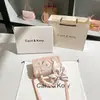 Una generación de bolso pequeño de giro 2024 nuevo bordado de alto sentido lazo bolsa cuadrada pequeña al por mayor