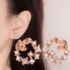 Elegantes pendientes de botón de flor de círculo de rama de olivo pequeños pendientes simples de flor de círculo pendientes para mujeres novias