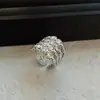 Novo Anel Céu Estrelado Irregular para Mulheres, Anel Brilhante de Zircônia Fashion e Luxuoso, Design Exagerado de Nicho Europeu e Americano