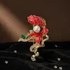 Novo broche de liga para mulheres, moderno e de alta qualidade, pino de luxo de nicho para casacos e ternos, simples e elegante, broche versátil
