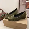 Sapatos Femininos de Bico Quadrado com Bolinhas Estilo Coreano, Boca Rasa com Laço, Slip-ons 2026 Novo Estilo, Estilo Gentil, Salto Grosso, Sapatos para o Dia a Dia