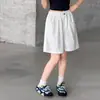 Shorts de Mezclilla Finos de Verano para Niñas Modelo 2026 para Niños Mayores, Shorts de Mezclilla de Longitud Tres Cuartos con Bolsillo Trasero Doble Dobladillo