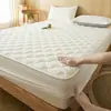 Sábana de Cama Impermeable Acolchada de Color Sólido de Algodón Lavado Modelo Nuevo 2026 - Patrón de Diamante Molino de Viento