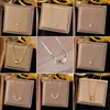 [Collar de Acero de Titanio Dorado + Color Acero] Moda de Lujo Ligero para Mujer El Más Fácil de Combinar Cadena para Clavícula Collar de Amor de Nicho de Gama Alta