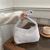 Bolsa pequena de pelúcia feminina 2025 primavera nova moda all-match bolsa de mão Mao Mao bolsa de ombro pequena bolsa quadrada para mulheres