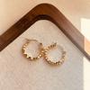 Aretes de Flor de Perla de Agua Dulce con Aguja de Plata Galvanizada en Oro Real Moda de Alta Gama Elegantes Estilo Francés Lujo Ligero Aretes Elegantes para Mujer