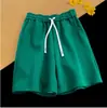 Shorts masculinos de cor sólida estilo americano, nova marca da moda retrô de rua de verão 2026, calça casual esportiva de basquete de cinco pontos
