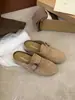 Nuevas Pantuflas Otoño 2026 Mujer Punta Redonda Aumentador Oculto de Altura Suela Gruesa Hebilla de Cuero Pantuflas de Gamuza