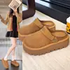 Mules fechadas estilo Birkenstock com sola grossa para aumentar a altura para mulheres, novas sandálias Birkenstock de verão e outono