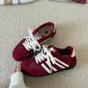 Zapatillas de entrenamiento retro alemanas súper elegantes para mujer, nuevos zapatos planos versátiles de otoño 2026, zapatillas deportivas casuales de suela gruesa de nicho
