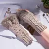 Luvas femininas de inverno quentes de meio dedo estilo coreano fofas de dedo aberto luvas de lã tricotadas alongadas para estudantes escreverem