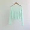 Nuevo estilo Hong Kong de verano retro cuello en V oreja de madera hebilla de perla perezosa lino rústico cárdigan camisa protectora solar camisa de aire acondicionado para mujer