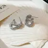 Pendientes Cruzados Plegados de Doble Capa en Forma de C para Mujer, Pendientes Sencillos y Únicos con Textura, Lujo Ligero, Elegantes, de Alta Gama, Accesorios Versátiles para Orejas