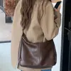 Bolsa carteiro retrô para mulheres 2023 nova moderna estilo coreano bolsa tote grande capacidade couro macio bolsa grande bolsa de ombro entrega única