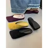 Zapatillas Planas de Moda Estilo Coreano para Mujer Modelo Primavera y Otoño 2025, Elegantes Zapatos Cerrados de Terciopelo con Corte en V y Punta Cuadrada de Tacón Bajo para Mujer