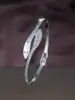 Moda Japonesa y Coreana Hebilla de Pulsera con Forma de Serpiente Pavimentada con Diamantes Blancos Apertura Deslizante Diseño Sencillo de Verano Pulsera de Brisa Ligera