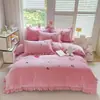 2026 Novo Conjunto de Lençol Antiestático Veludo de Bebê Saia de Cama Bordada Estilo Coreano Renda Conjunto de Quatro Peças Veludo Fino Mais Veludo Roupa de Cama