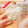 Bolsa de medicina mini portátil para llevar pastillas, tabletas y medicamentos, una bolsa pequeña para guardar y organizar medicamentos