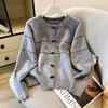 Abrigo-suéter bordado, nuevo estilo otoño e invierno, cárdigan de punto versátil retro holgado, top de nicho en gris
