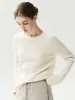 Luxo leve e minimalista! Nova coleção outono/inverno 2026: suéter feminino de cashmere com gola redonda, apresentando um design de tricô com ombro raglã, perfeito como camada base