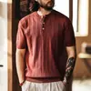 Nova Camisa de Malha Masculina com Gola Henley de Manga Curta em Seda de Gelo Lyocell Estilo Old Money, Top Versátil da Moda Outono para Homens