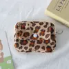 2025 Nova Bolsinha de Moedas Estampada Retro em Veludo Bolsa Portátil para Fones de Ouvido com Tampa Flip Bolsa Mini para Armazenamento de Batom Porta-Cartões