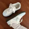 Zapatillas de mujer 2026 otoño nuevo modelo para chicas mayores, zapatos blancos casuales antideslizantes, versátiles zapatos deportivos para estudiantes, modernos