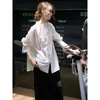 Camisa Blanca Jicoutue para Mujer con Sentido del Diseño, Hecha de Mezcla de Lino de Seda Lyocell, Diseño con Caída, Top de Nicho